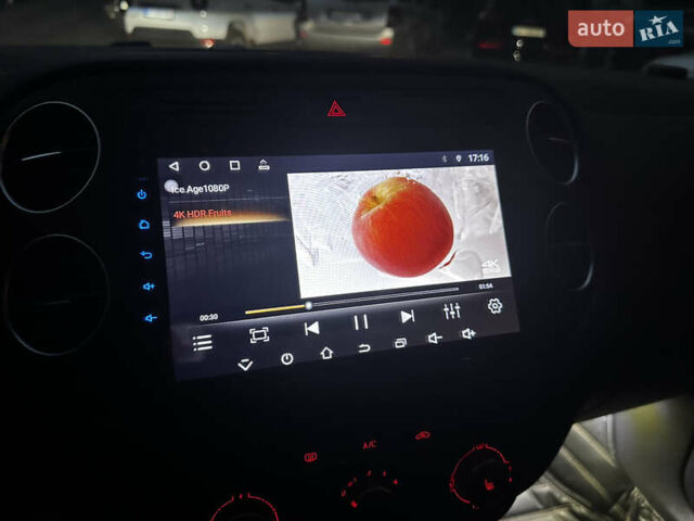 Коричневий Фольксваген Тігуан, об'ємом двигуна 2 л та пробігом 200 тис. км за 16650 $, фото 82 на Automoto.ua