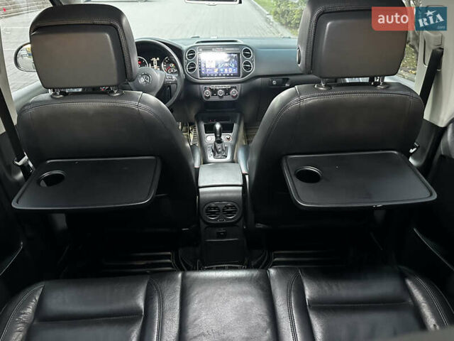 Коричневий Фольксваген Тігуан, об'ємом двигуна 2 л та пробігом 200 тис. км за 16650 $, фото 60 на Automoto.ua