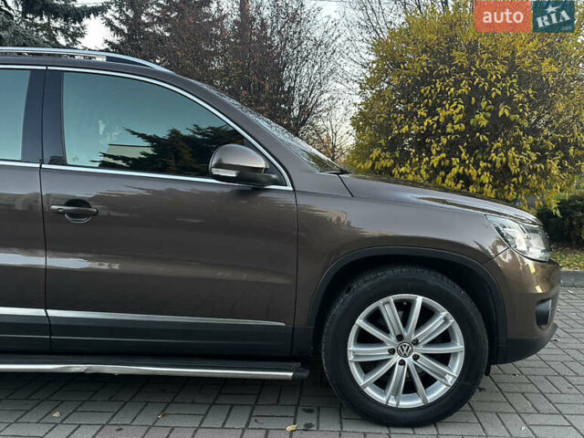 Коричневий Фольксваген Тігуан, об'ємом двигуна 2 л та пробігом 200 тис. км за 16650 $, фото 28 на Automoto.ua