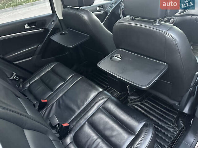 Коричневий Фольксваген Тігуан, об'ємом двигуна 2 л та пробігом 200 тис. км за 16650 $, фото 57 на Automoto.ua