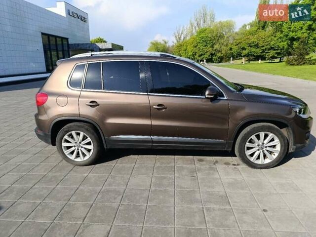 Коричневий Фольксваген Тігуан, об'ємом двигуна 2 л та пробігом 114 тис. км за 16900 $, фото 3 на Automoto.ua