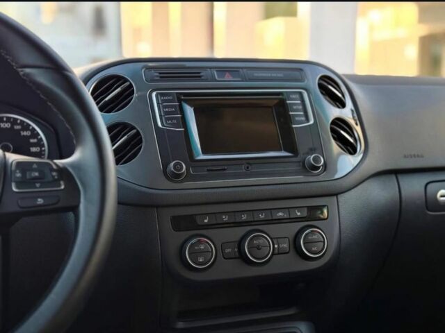 Коричневий Фольксваген Тігуан, об'ємом двигуна 2 л та пробігом 186 тис. км за 13850 $, фото 15 на Automoto.ua