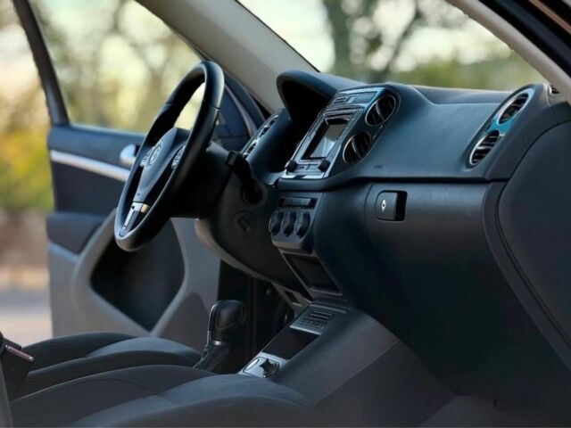 Коричневий Фольксваген Тігуан, об'ємом двигуна 2 л та пробігом 186 тис. км за 13850 $, фото 13 на Automoto.ua