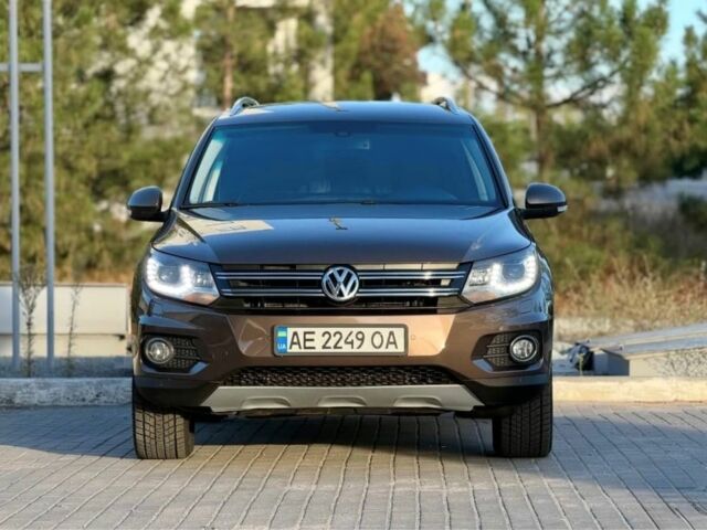 Коричневий Фольксваген Тігуан, об'ємом двигуна 2 л та пробігом 186 тис. км за 13850 $, фото 1 на Automoto.ua
