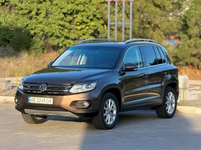Коричневий Фольксваген Тігуан, об'ємом двигуна 2 л та пробігом 186 тис. км за 13850 $, фото 2 на Automoto.ua