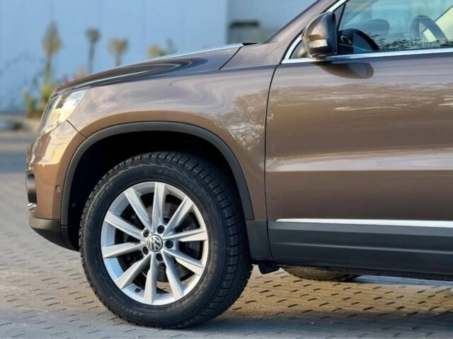 Коричневий Фольксваген Тігуан, об'ємом двигуна 2 л та пробігом 186 тис. км за 13850 $, фото 5 на Automoto.ua