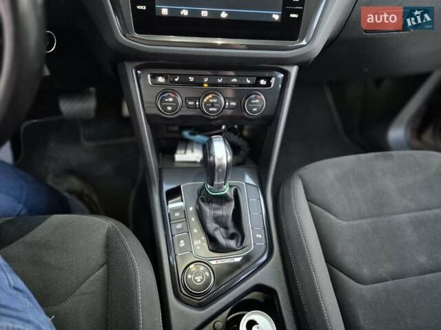 Коричневий Фольксваген Тігуан, об'ємом двигуна 1.97 л та пробігом 280 тис. км за 22200 $, фото 8 на Automoto.ua