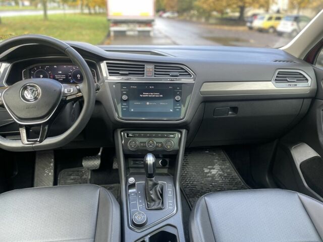 Красный Фольксваген Тигуан, объемом двигателя 2 л и пробегом 75 тыс. км за 19600 $, фото 14 на Automoto.ua