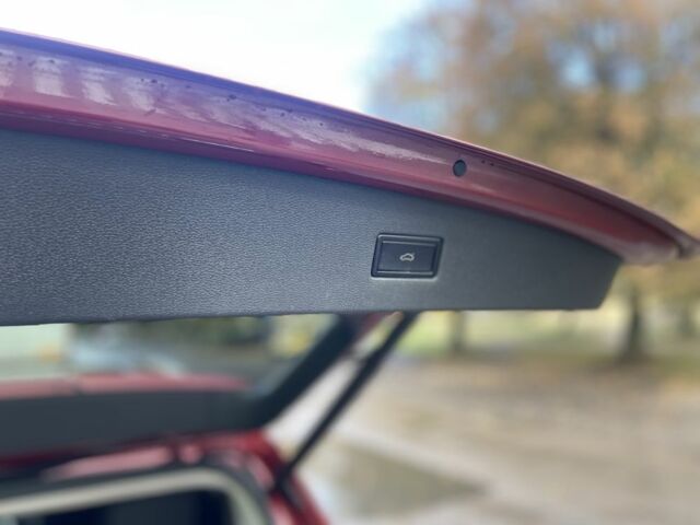 Красный Фольксваген Тигуан, объемом двигателя 2 л и пробегом 75 тыс. км за 19600 $, фото 12 на Automoto.ua