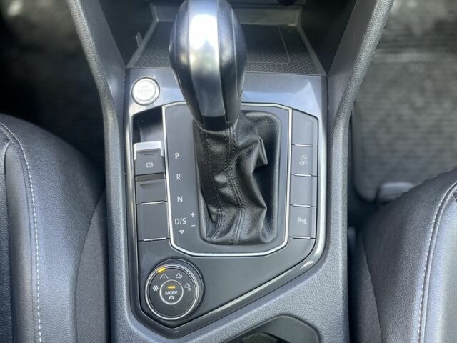 Красный Фольксваген Тигуан, объемом двигателя 2 л и пробегом 75 тыс. км за 19600 $, фото 18 на Automoto.ua