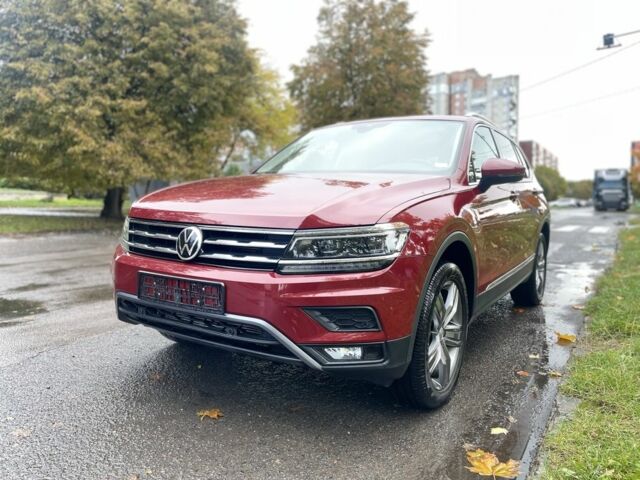 Красный Фольксваген Тигуан, объемом двигателя 2 л и пробегом 75 тыс. км за 19600 $, фото 5 на Automoto.ua