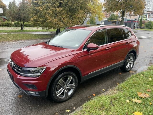 Красный Фольксваген Тигуан, объемом двигателя 2 л и пробегом 75 тыс. км за 19600 $, фото 3 на Automoto.ua