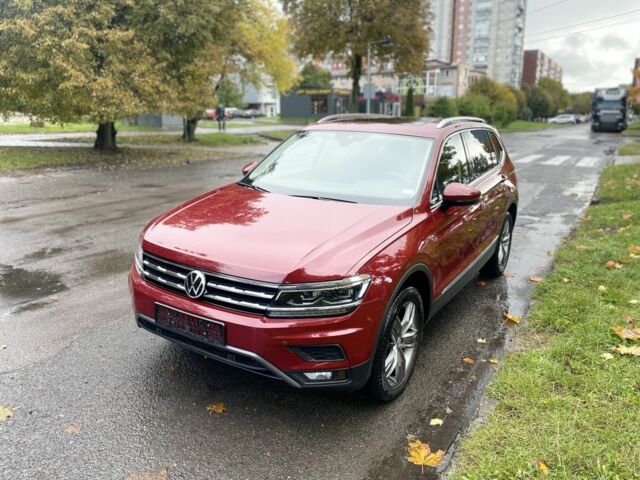Красный Фольксваген Тигуан, объемом двигателя 2 л и пробегом 75 тыс. км за 19600 $, фото 2 на Automoto.ua
