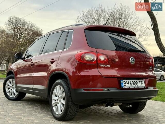 Красный Фольксваген Тигуан, объемом двигателя 2 л и пробегом 244 тыс. км за 8999 $, фото 27 на Automoto.ua