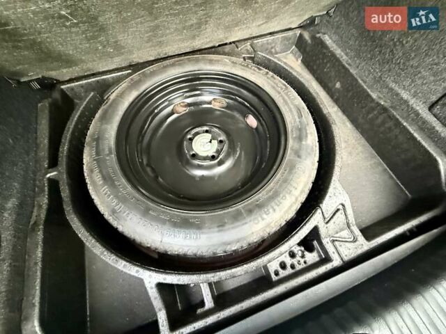 Красный Фольксваген Тигуан, объемом двигателя 2 л и пробегом 244 тыс. км за 8999 $, фото 58 на Automoto.ua