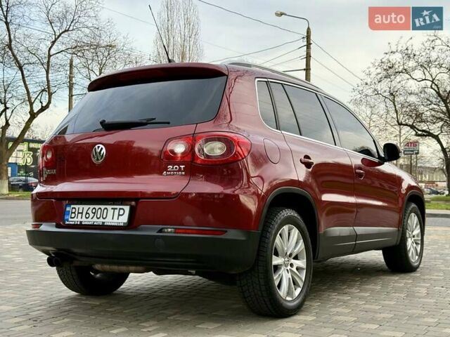 Красный Фольксваген Тигуан, объемом двигателя 2 л и пробегом 244 тыс. км за 8999 $, фото 8 на Automoto.ua