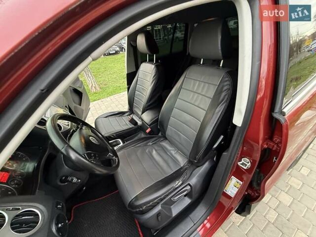 Красный Фольксваген Тигуан, объемом двигателя 2 л и пробегом 244 тыс. км за 8999 $, фото 66 на Automoto.ua