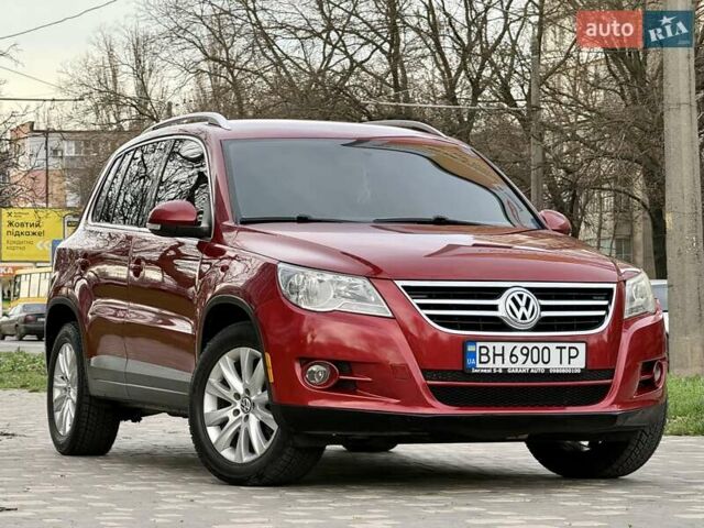 Красный Фольксваген Тигуан, объемом двигателя 2 л и пробегом 244 тыс. км за 8999 $, фото 22 на Automoto.ua