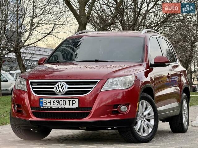 Красный Фольксваген Тигуан, объемом двигателя 2 л и пробегом 244 тыс. км за 8999 $, фото 10 на Automoto.ua