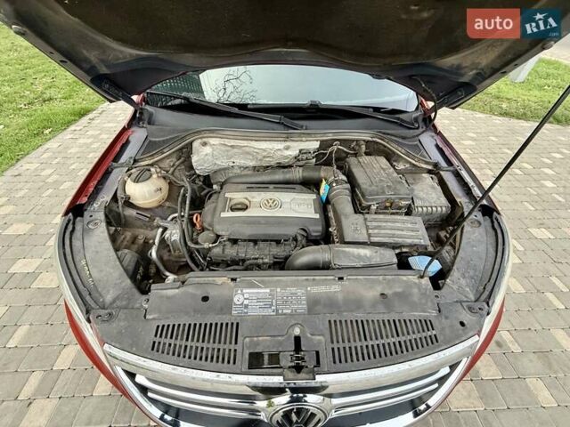 Красный Фольксваген Тигуан, объемом двигателя 2 л и пробегом 244 тыс. км за 8999 $, фото 45 на Automoto.ua