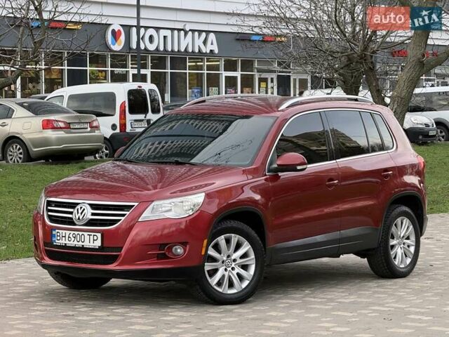 Красный Фольксваген Тигуан, объемом двигателя 2 л и пробегом 244 тыс. км за 8999 $, фото 14 на Automoto.ua