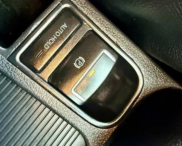 Красный Фольксваген Тигуан, объемом двигателя 2 л и пробегом 244 тыс. км за 8999 $, фото 49 на Automoto.ua