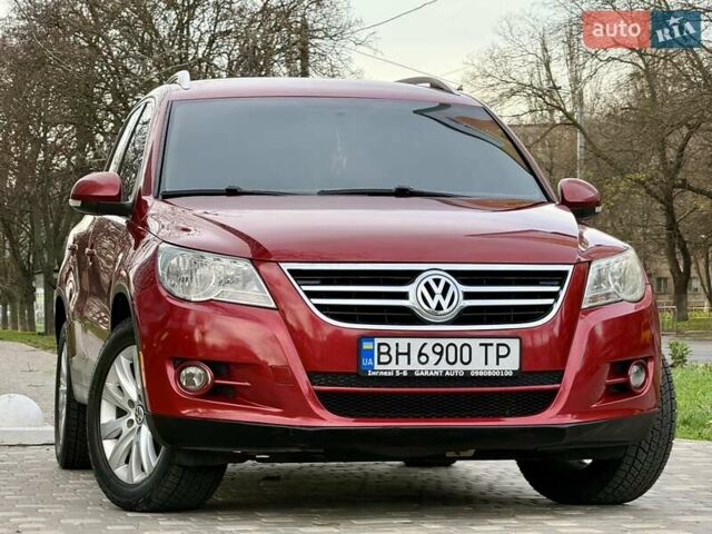 Красный Фольксваген Тигуан, объемом двигателя 2 л и пробегом 244 тыс. км за 8999 $, фото 20 на Automoto.ua