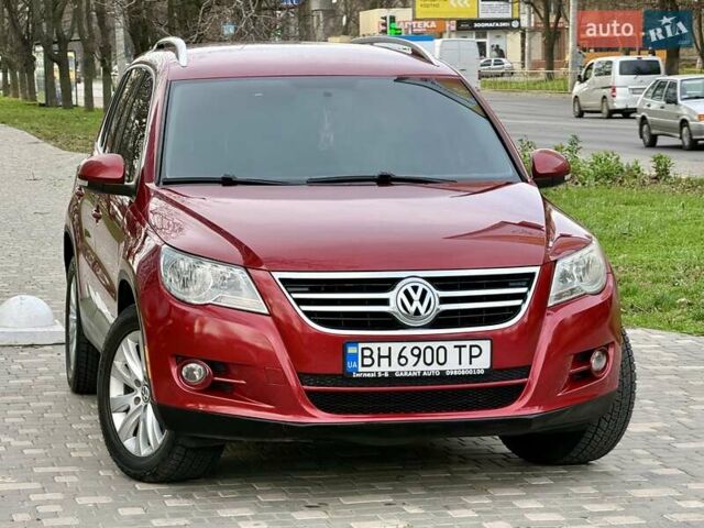 Красный Фольксваген Тигуан, объемом двигателя 2 л и пробегом 244 тыс. км за 8999 $, фото 26 на Automoto.ua