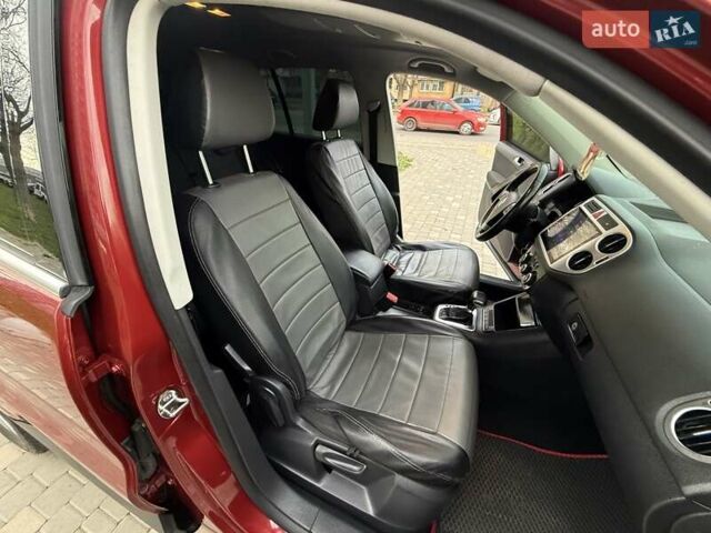 Красный Фольксваген Тигуан, объемом двигателя 2 л и пробегом 244 тыс. км за 8999 $, фото 53 на Automoto.ua