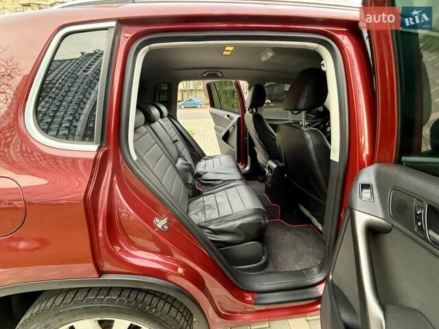 Красный Фольксваген Тигуан, объемом двигателя 2 л и пробегом 244 тыс. км за 8999 $, фото 54 на Automoto.ua