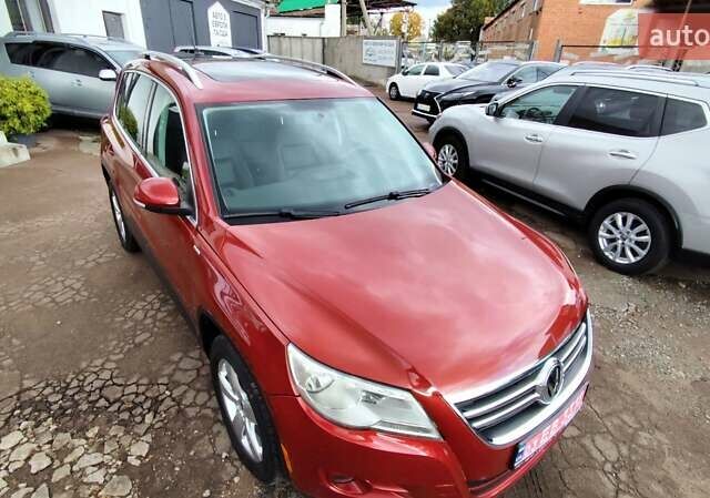 Красный Фольксваген Тигуан, объемом двигателя 2 л и пробегом 200 тыс. км за 10999 $, фото 10 на Automoto.ua