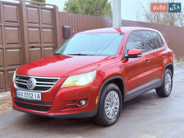 Червоний Фольксваген Тігуан, об'ємом двигуна 1.98 л та пробігом 218 тис. км за 8999 $, фото 6 на Automoto.ua
