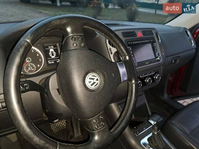 Красный Фольксваген Тигуан, объемом двигателя 1.98 л и пробегом 196 тыс. км за 9500 $, фото 11 на Automoto.ua