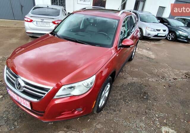 Красный Фольксваген Тигуан, объемом двигателя 2 л и пробегом 200 тыс. км за 10999 $, фото 11 на Automoto.ua