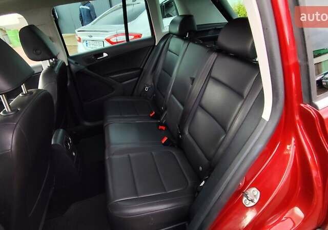 Красный Фольксваген Тигуан, объемом двигателя 2 л и пробегом 200 тыс. км за 10999 $, фото 25 на Automoto.ua