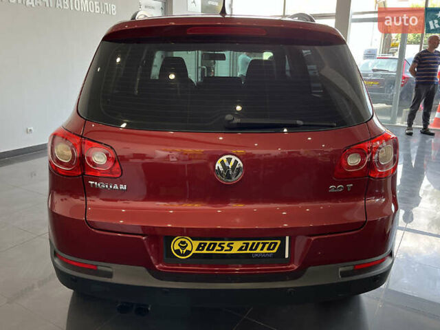 Красный Фольксваген Тигуан, объемом двигателя 2 л и пробегом 108 тыс. км за 12700 $, фото 5 на Automoto.ua