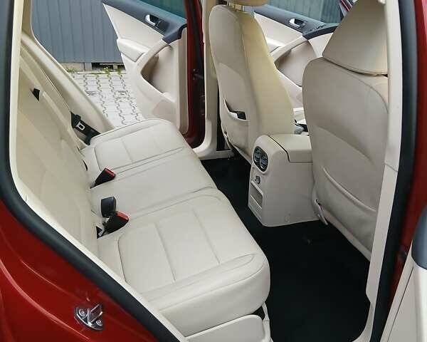 Красный Фольксваген Тигуан, объемом двигателя 2 л и пробегом 173 тыс. км за 12200 $, фото 15 на Automoto.ua