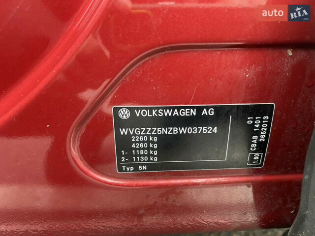 Червоний Фольксваген Тігуан, об'ємом двигуна 2 л та пробігом 232 тис. км за 10900 $, фото 32 на Automoto.ua