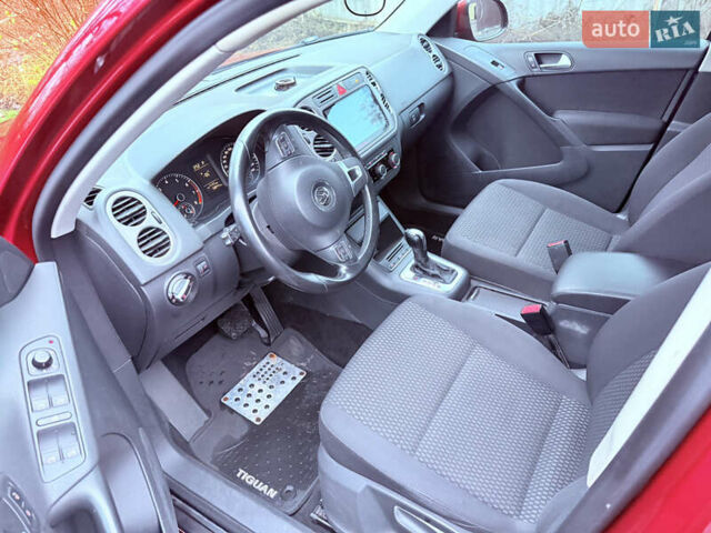 Червоний Фольксваген Тігуан, об'ємом двигуна 1.98 л та пробігом 218 тис. км за 8999 $, фото 11 на Automoto.ua