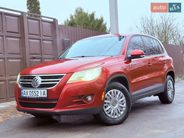 Червоний Фольксваген Тігуан, об'ємом двигуна 1.98 л та пробігом 218 тис. км за 8999 $, фото 3 на Automoto.ua