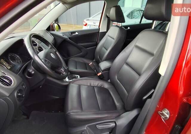 Красный Фольксваген Тигуан, объемом двигателя 2 л и пробегом 200 тыс. км за 10999 $, фото 16 на Automoto.ua