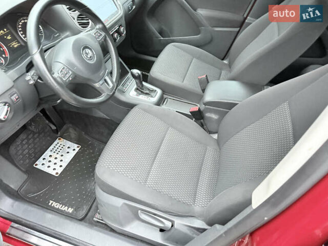Червоний Фольксваген Тігуан, об'ємом двигуна 1.98 л та пробігом 218 тис. км за 8999 $, фото 37 на Automoto.ua
