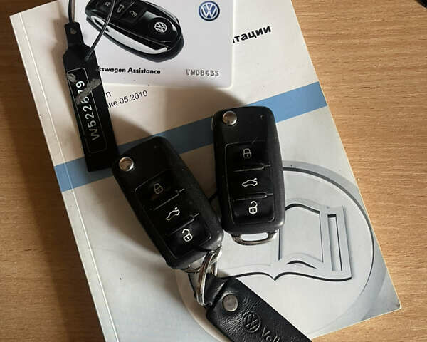 Червоний Фольксваген Тігуан, об'ємом двигуна 2 л та пробігом 232 тис. км за 10900 $, фото 34 на Automoto.ua