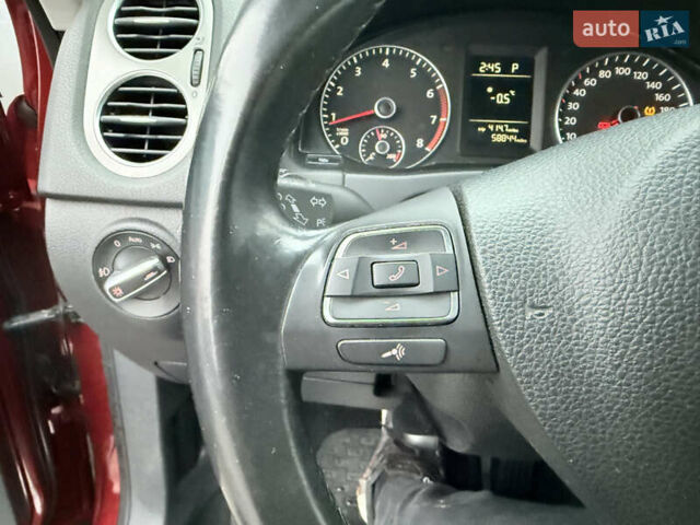 Червоний Фольксваген Тігуан, об'ємом двигуна 1.98 л та пробігом 218 тис. км за 8999 $, фото 39 на Automoto.ua