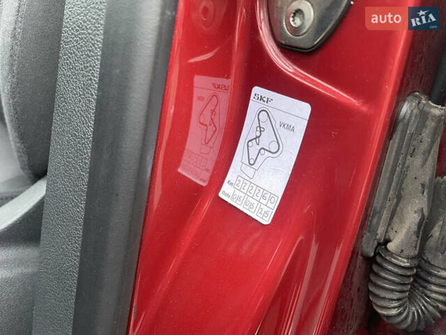 Червоний Фольксваген Тігуан, об'ємом двигуна 2 л та пробігом 232 тис. км за 10900 $, фото 31 на Automoto.ua