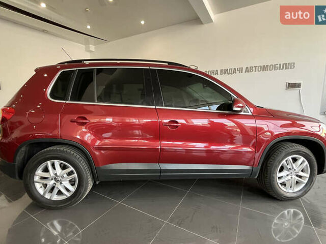 Красный Фольксваген Тигуан, объемом двигателя 2 л и пробегом 108 тыс. км за 12700 $, фото 7 на Automoto.ua