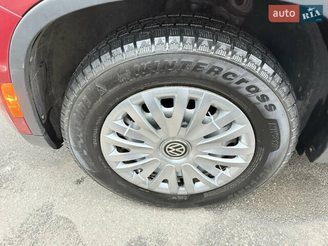 Червоний Фольксваген Тігуан, об'ємом двигуна 1.98 л та пробігом 218 тис. км за 8999 $, фото 33 на Automoto.ua