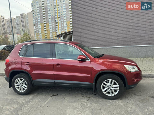 Красный Фольксваген Тигуан, объемом двигателя 1.97 л и пробегом 205 тыс. км за 12500 $, фото 6 на Automoto.ua