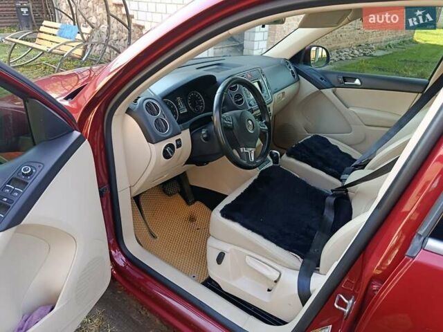 Красный Фольксваген Тигуан, объемом двигателя 1.98 л и пробегом 497 тыс. км за 9000 $, фото 6 на Automoto.ua