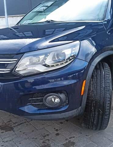 Червоний Фольксваген Тігуан, об'ємом двигуна 1.98 л та пробігом 182 тис. км за 12000 $, фото 4 на Automoto.ua